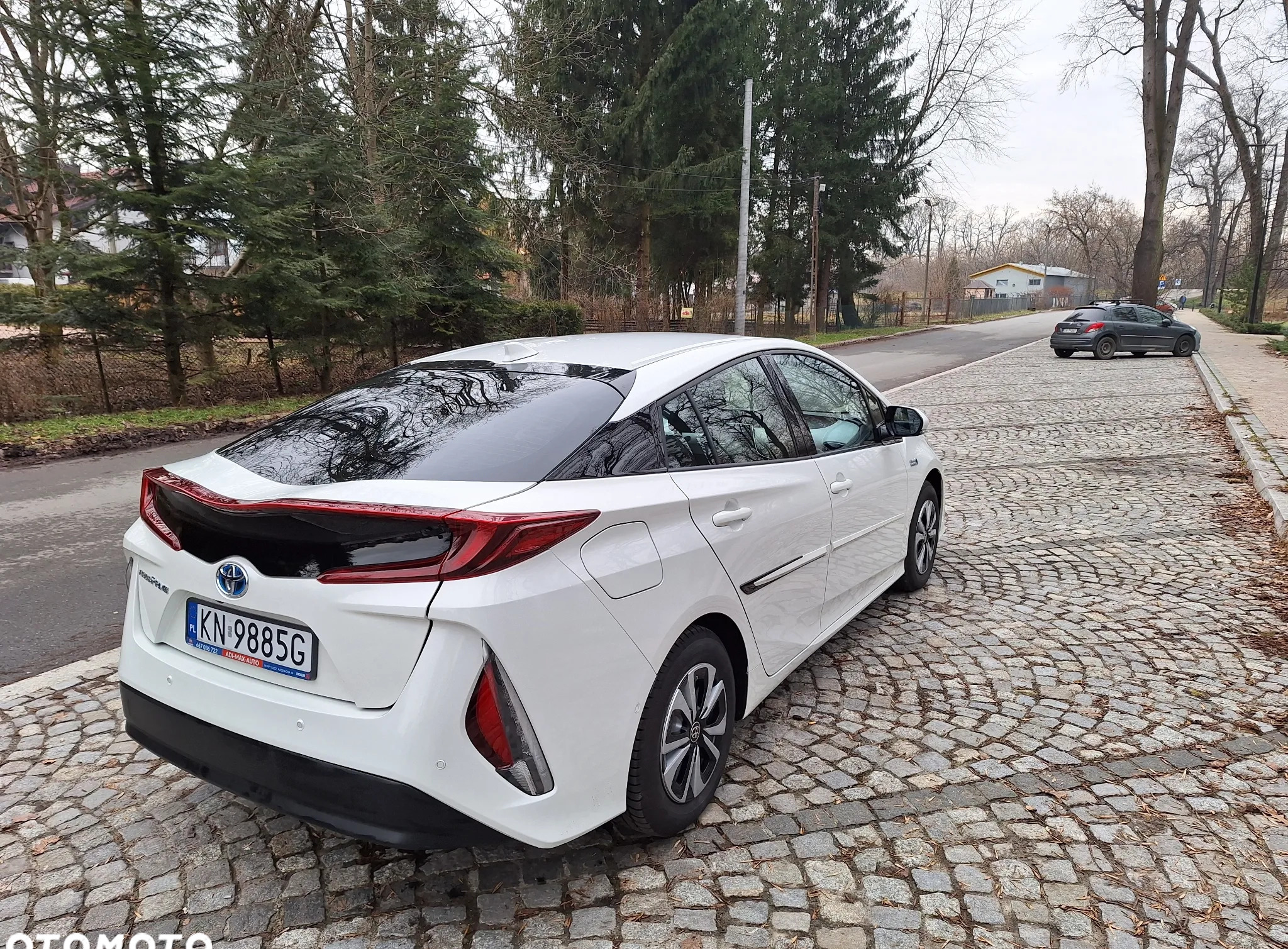 Toyota Prius cena 82000 przebieg: 130000, rok produkcji 2018 z Krajenka małe 191